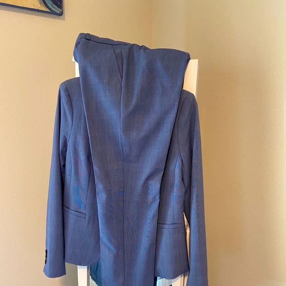 Banana republic suite set - Picture 3 of 4